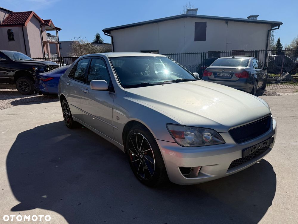 Lexus IS 200 Elegance - 2