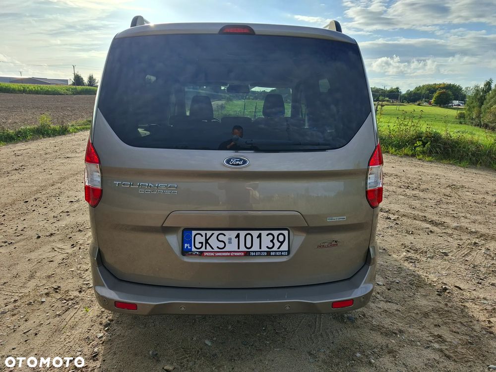 Ford Tourneo Courier 1.0 EcoBoost Titanium - 4