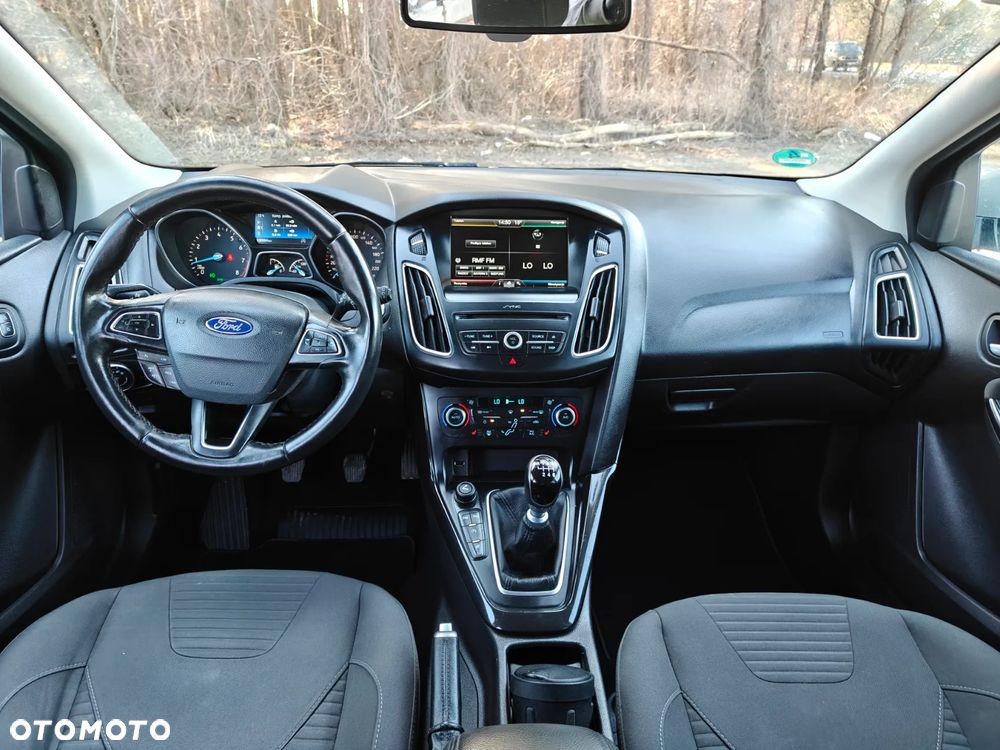 Ford Focus 1.0 EcoBoost Titanium - 12