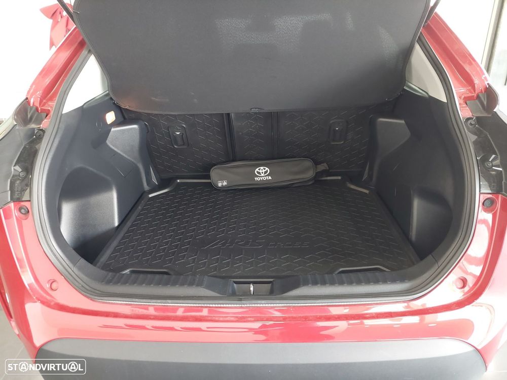 Toyota Yaris Cross 1.5 HDF Comfort Plus - 11