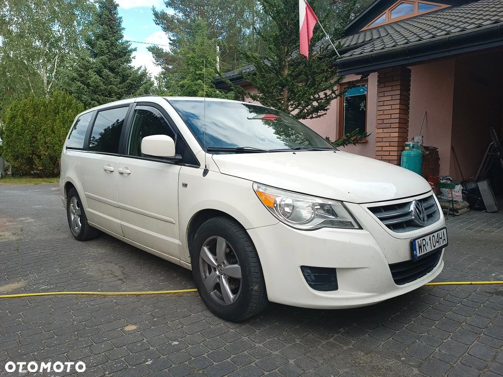 Volkswagen Routan - 2