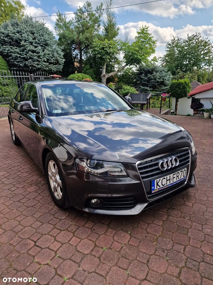 Audi A4 Limousine - 4
