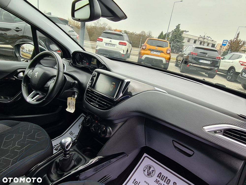 Peugeot 2008 1.2 Pure Tech GPF Signature S&S - 34