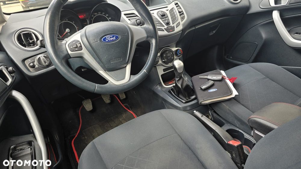 Ford Fiesta 1.25 Celebration - 6