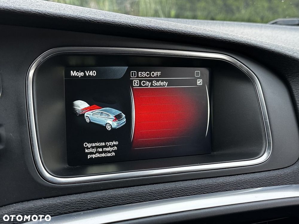 Volvo V40 D2 Momentum - 19