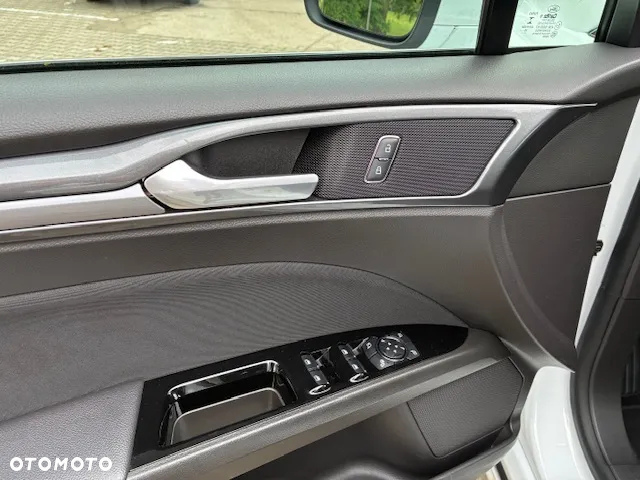 Ford Mondeo 2.0 EcoBlue Titanium - 22