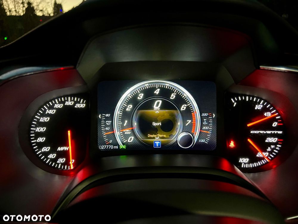 Chevrolet Corvette - 24