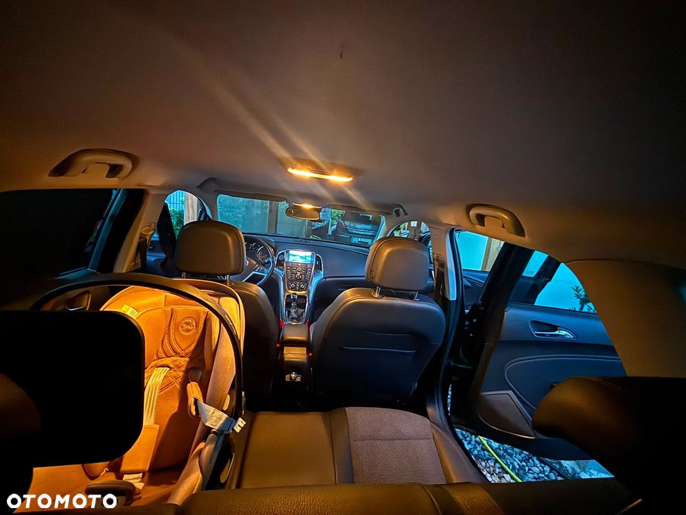 Opel Astra 1.4 Turbo - 11