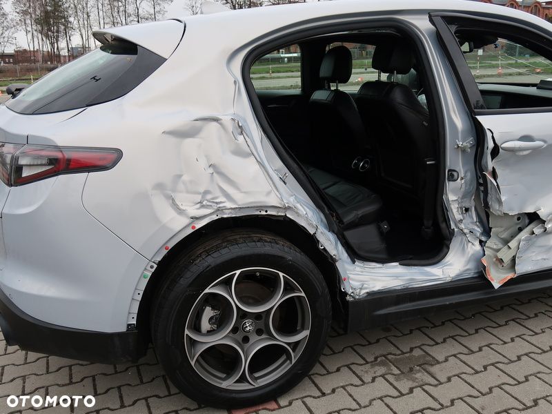 Alfa Romeo Stelvio 2.0 Turbo Sprint Q4 - 29