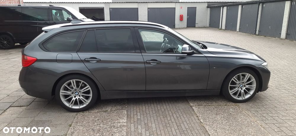 BMW Seria 3 330d Sport Line - 32