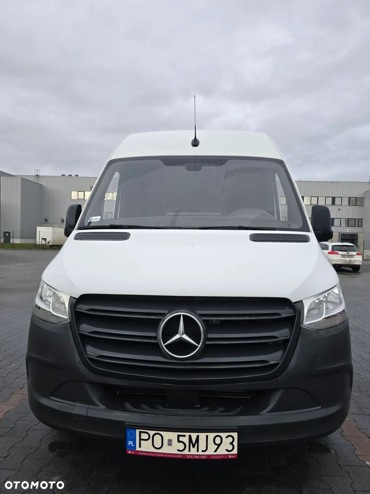 Mercedes-Benz Sprinter - 1