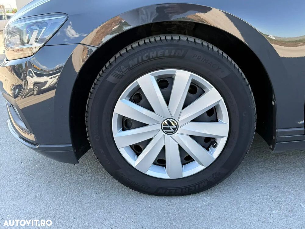 Volkswagen Passat 1.5 TSI ACT DSG Trendline - 11