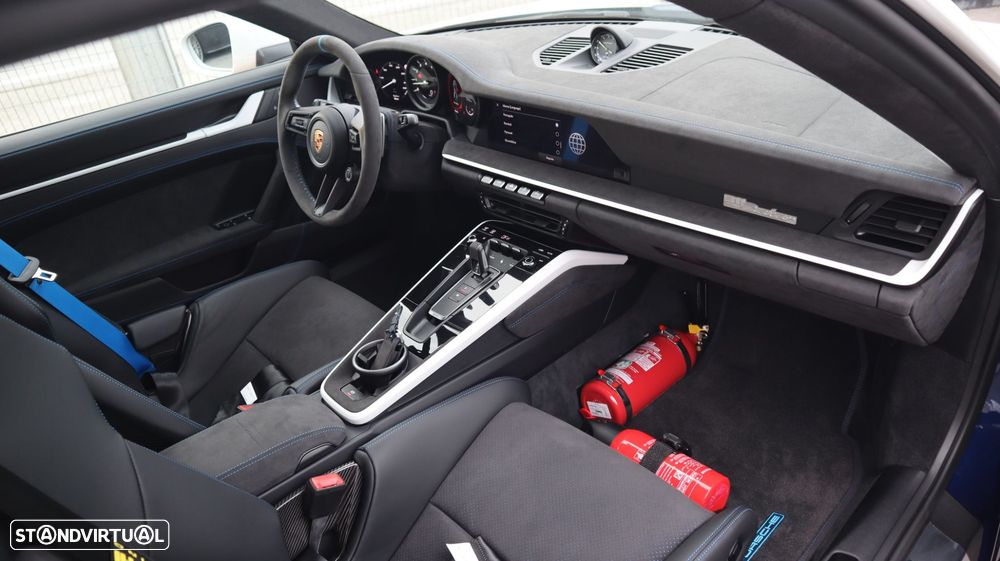 Porsche 911 Série F - 19