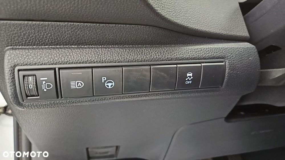 Toyota Corolla 2.0 Hybrid Executive - 17