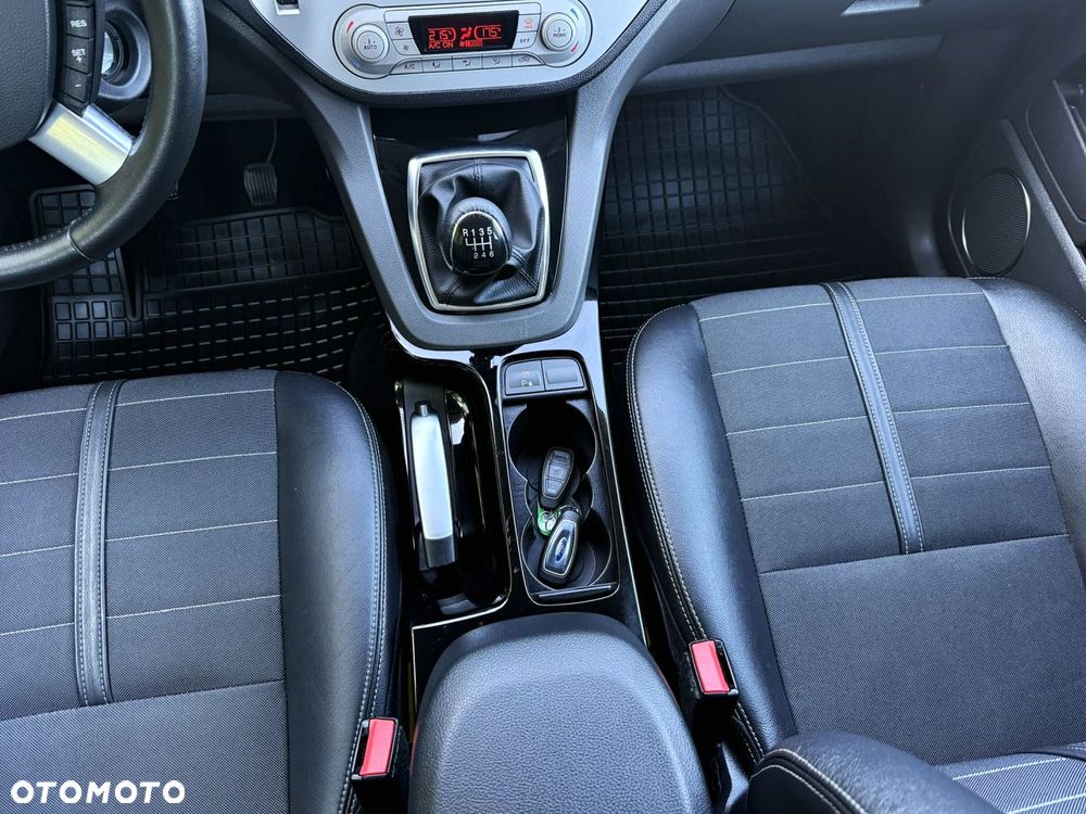 Ford Kuga - 30