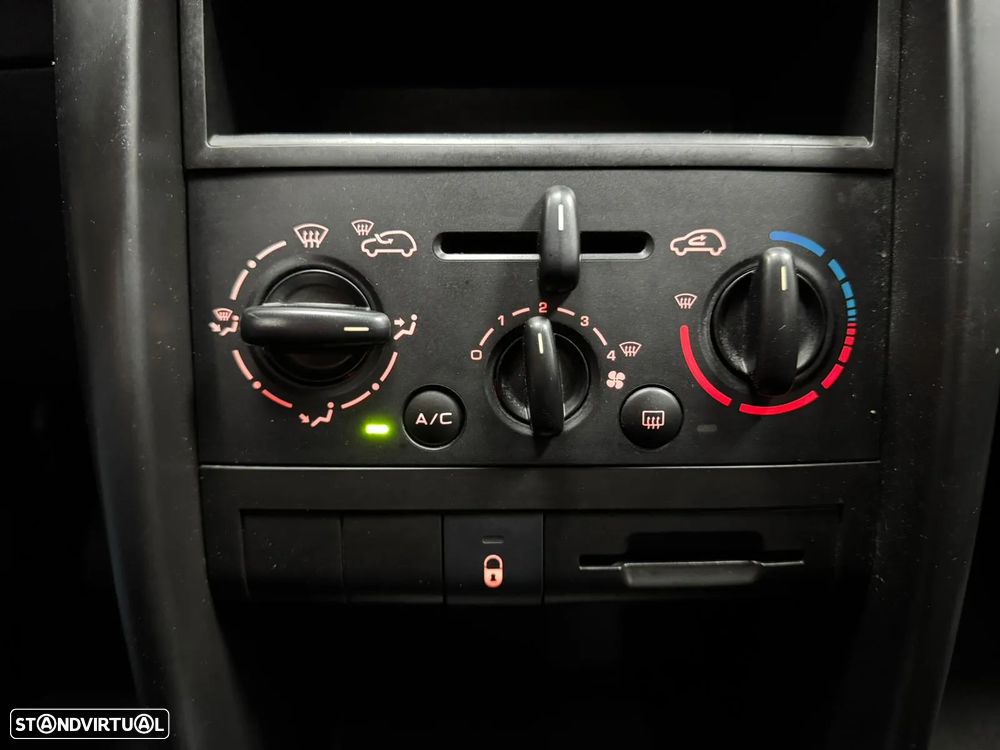 Peugeot 207 1.4 16V Open - 27