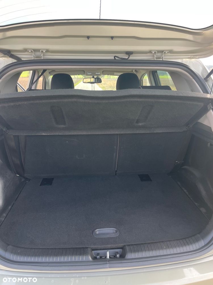 Kia Venga 1.6 L - 8
