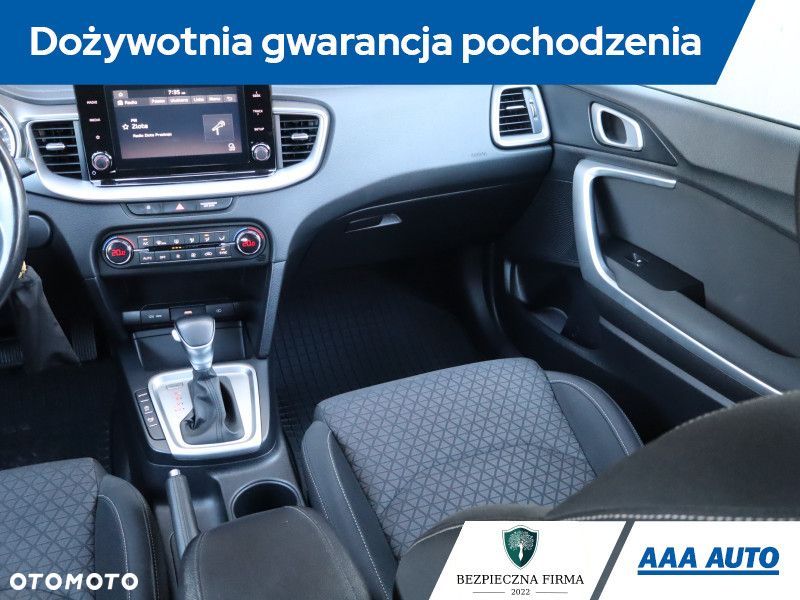 Kia Ceed - 10