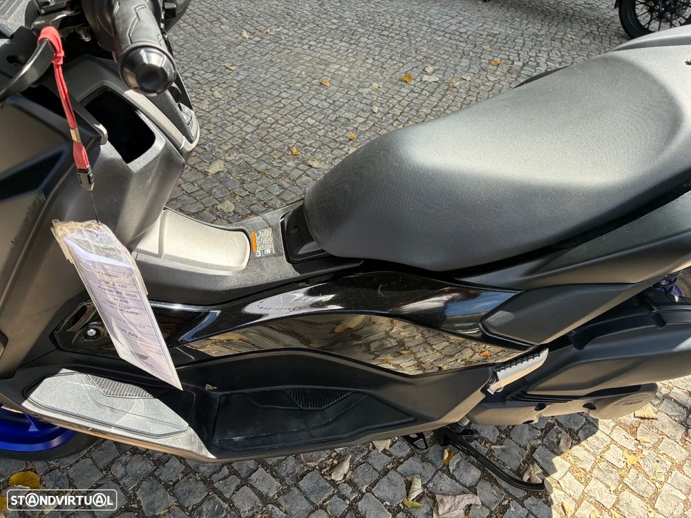 Yamaha NMAX - 8