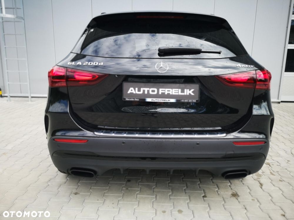 Mercedes-Benz GLA 200 d 4-Matic AMG Line - 10