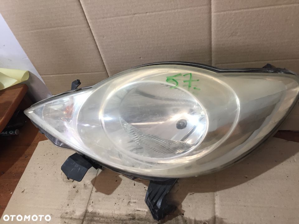 # PEUGEOT 107 LAMPA PRZÓD PRZEDNIA LEWA - 1