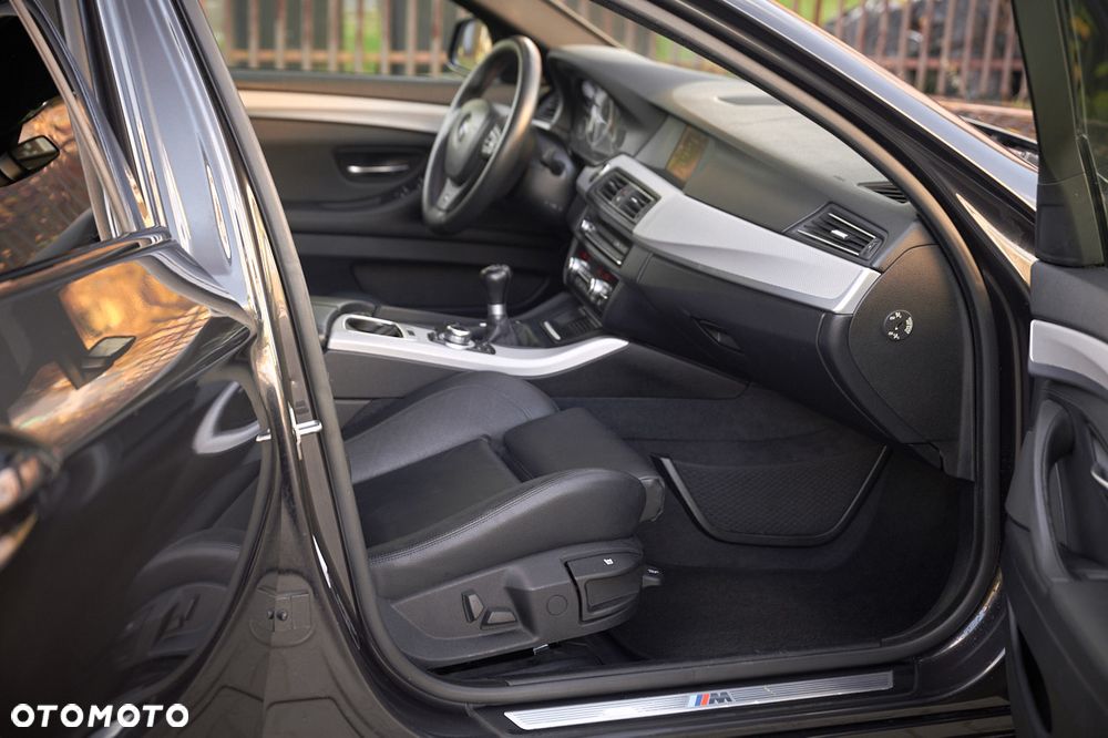 BMW Seria 5 520d Luxury Line - 26