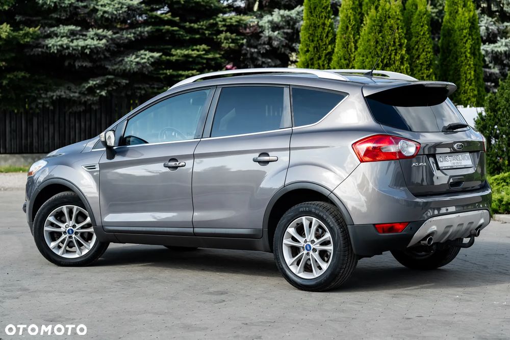 Ford Kuga 2.0 TDCi 2x4 Titanium - 12