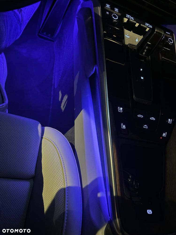 Porsche 911 Carrera 4S Cabrio - 22