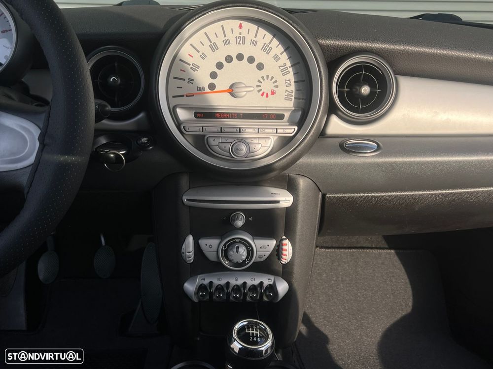 MINI 3 Portas Cooper D - 10