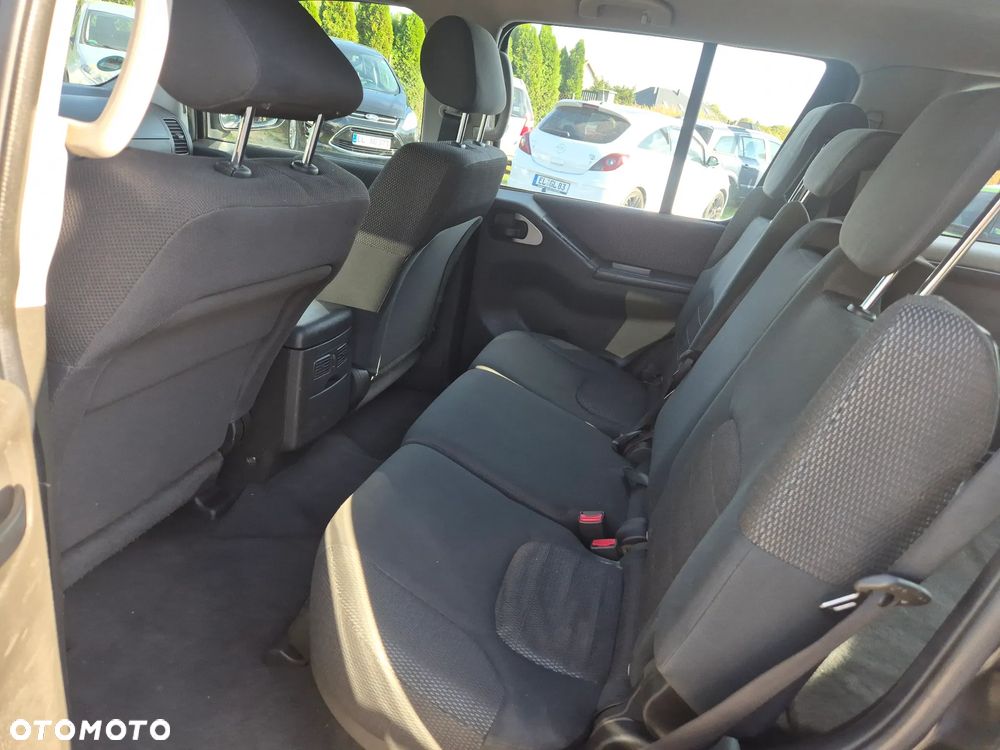 Nissan Pathfinder 2.5 DCi XE - 20