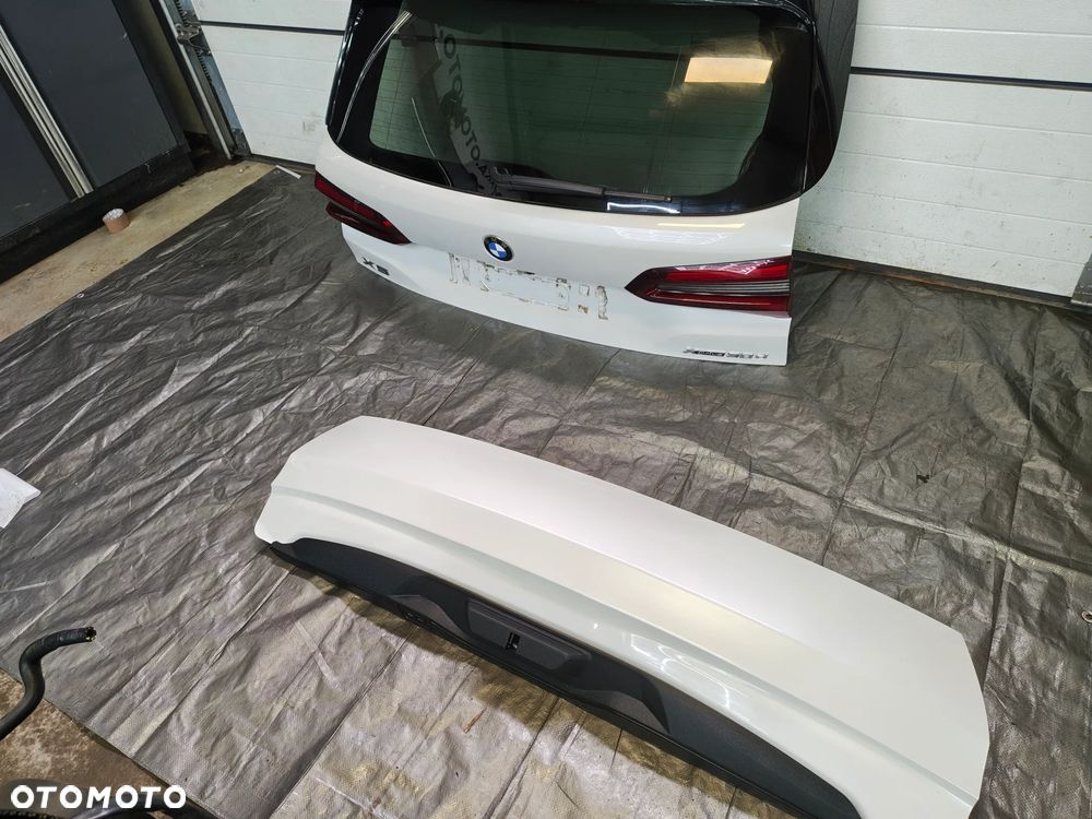 BMW G05 X5 X5M A96 MINERALWEISS klapa tył kompletna - 1