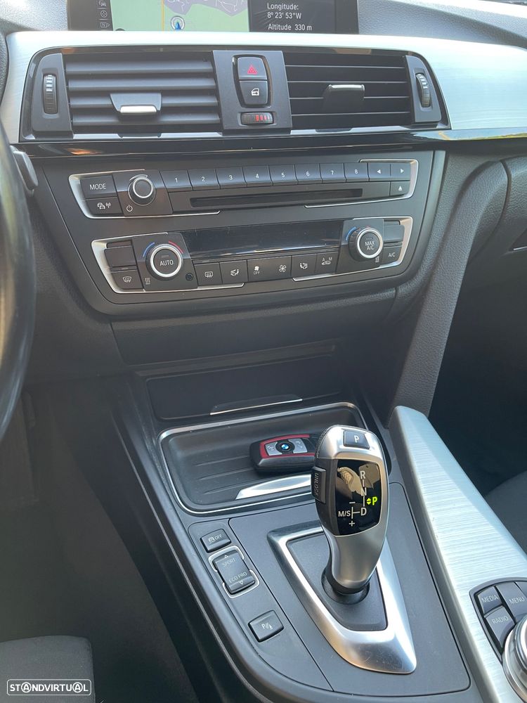 BMW 318 d Auto Line Sport - 10