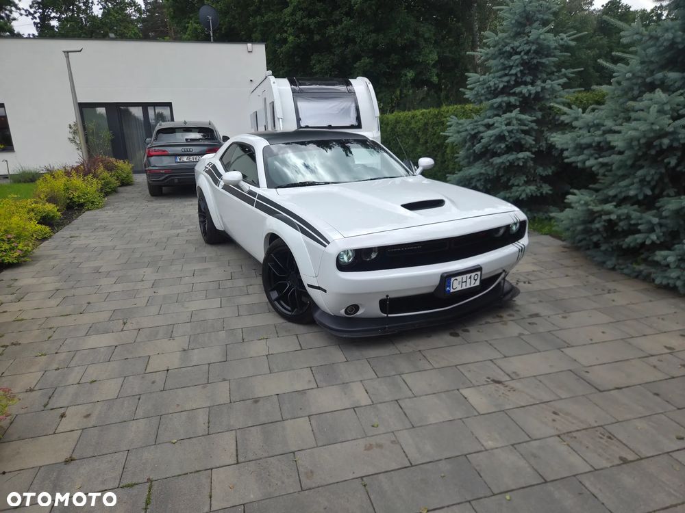 Dodge Challenger 5.7 R/T - 4