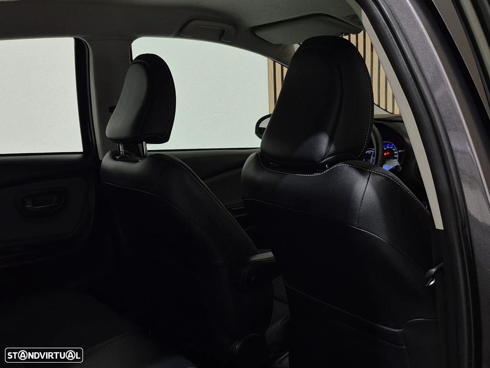 Toyota Yaris 1.5 HSD Comfort+P.Techno - 32
