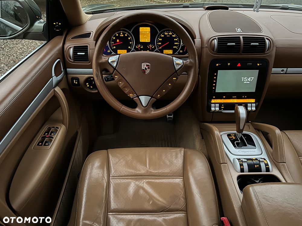 Porsche Cayenne - 16