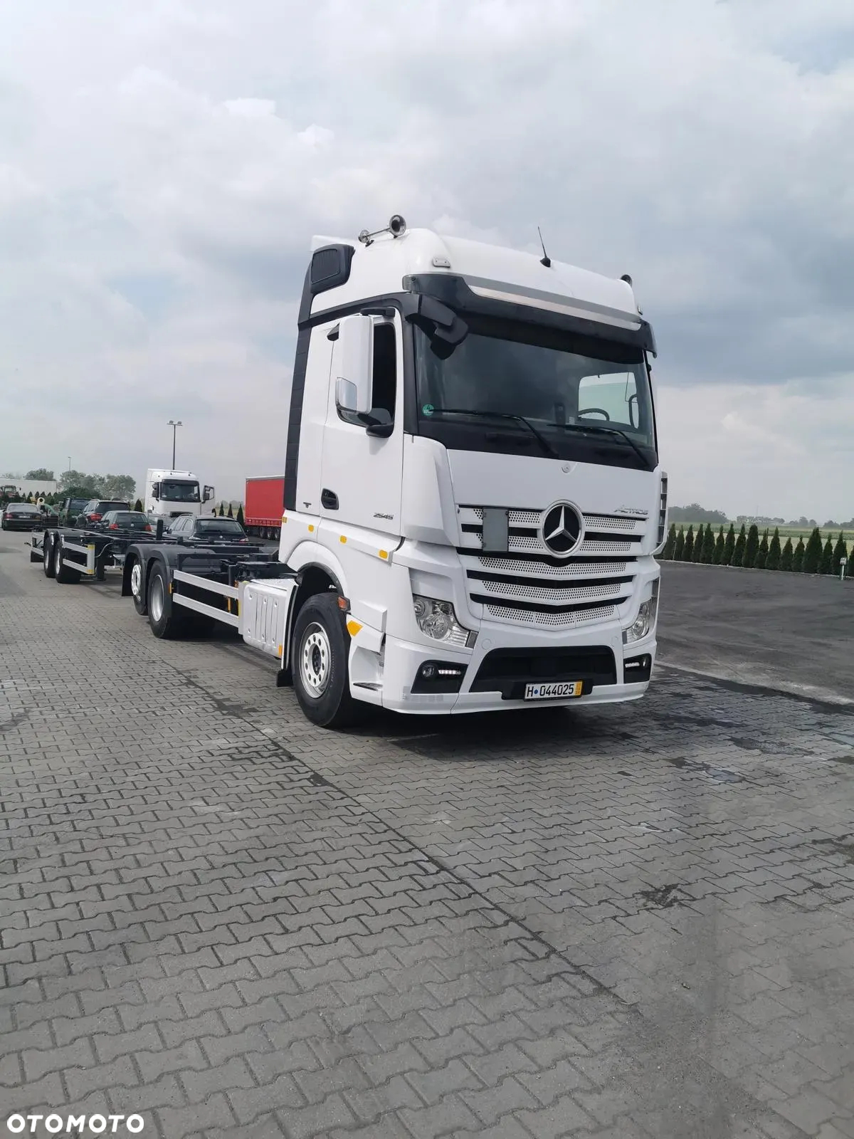Mercedes-Benz ACTROS - 12