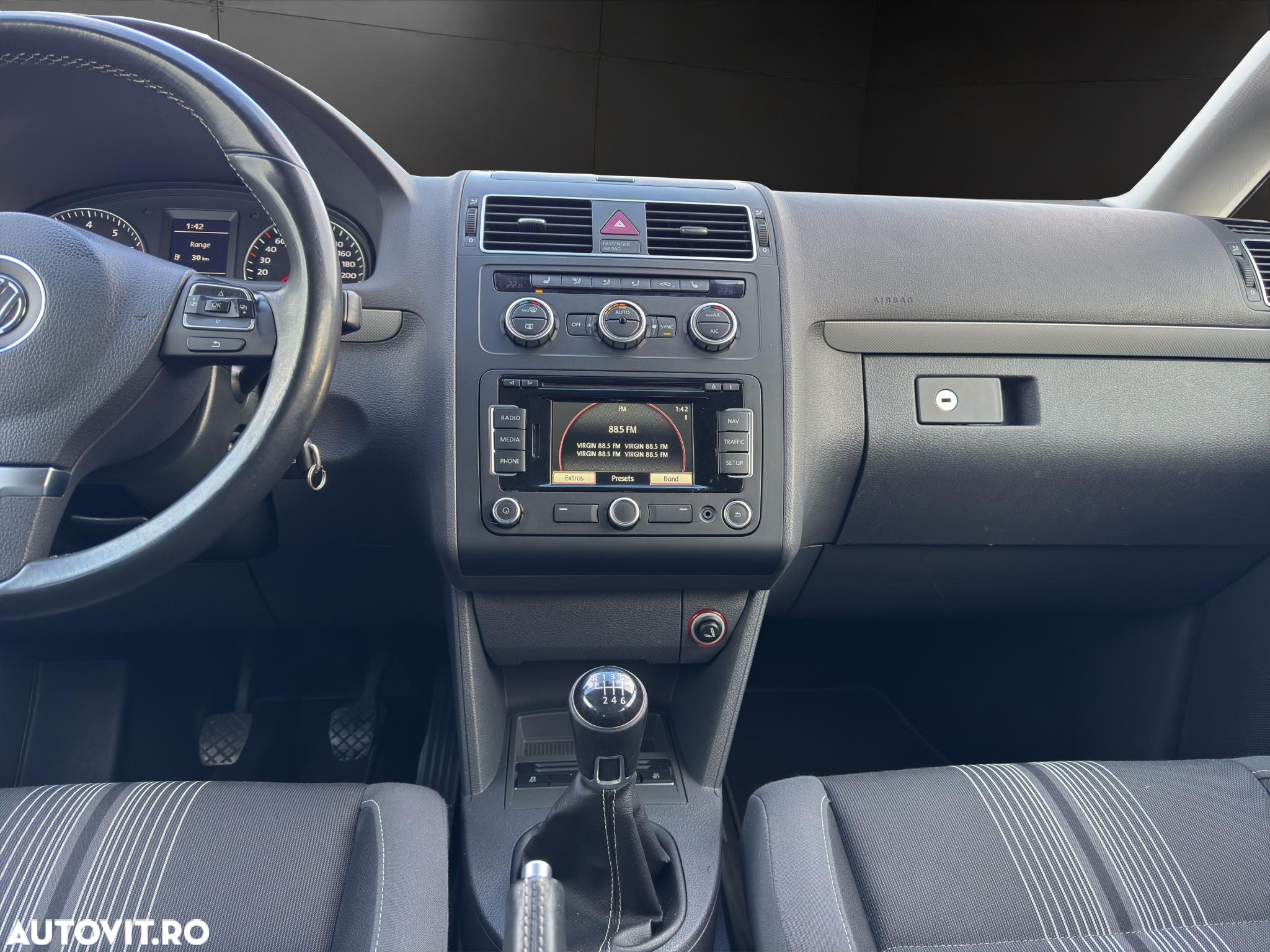 Volkswagen Touran 1.4 TSI MATCH - 9