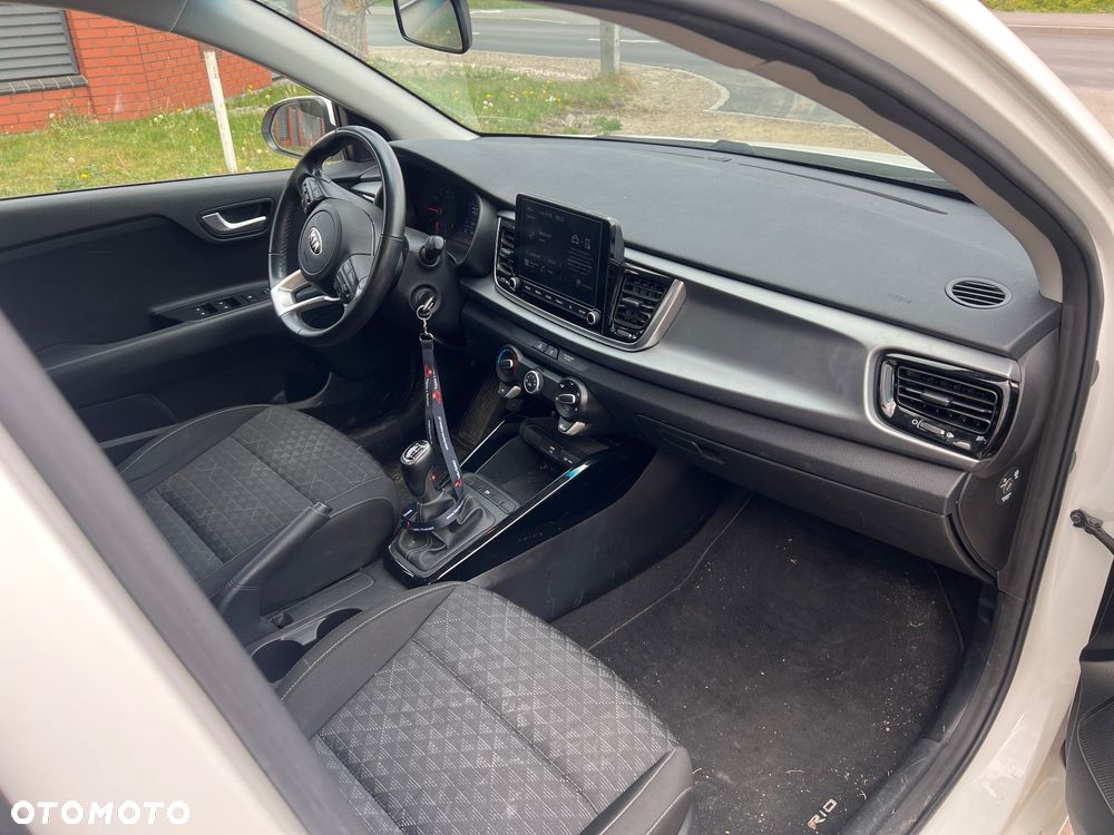 Kia Rio - 5