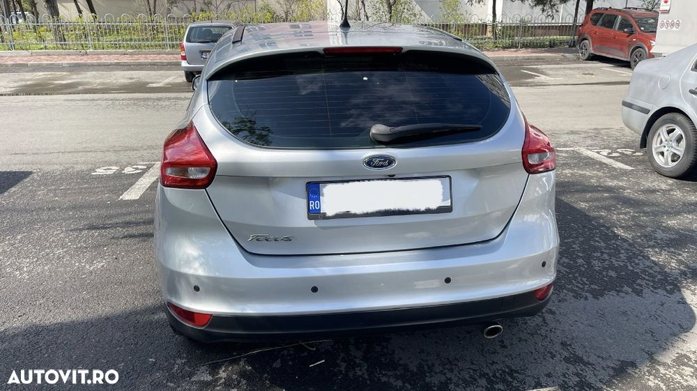 Ford Focus 2.0 TDCI Powershift Titanium - 5