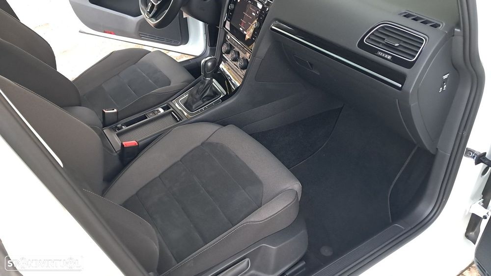 VW Golf 1.5 eTSI R-Line DSG - 22
