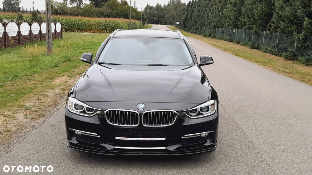 BMW Seria 3 318d Touring - 11