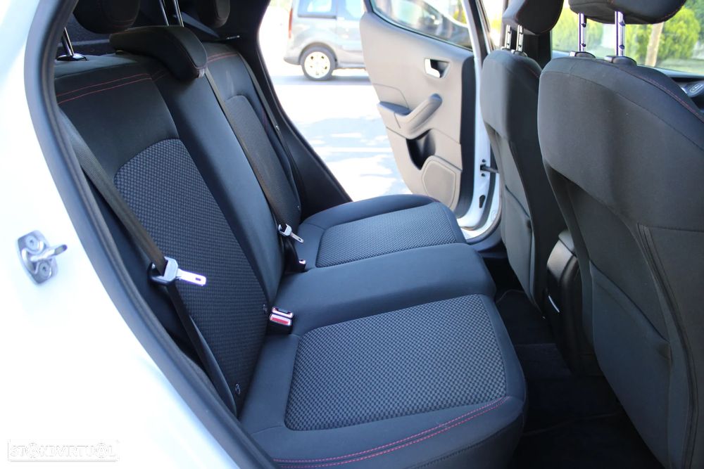 Ford Fiesta 1.0 EcoBoost MHEV ST-Line - 17