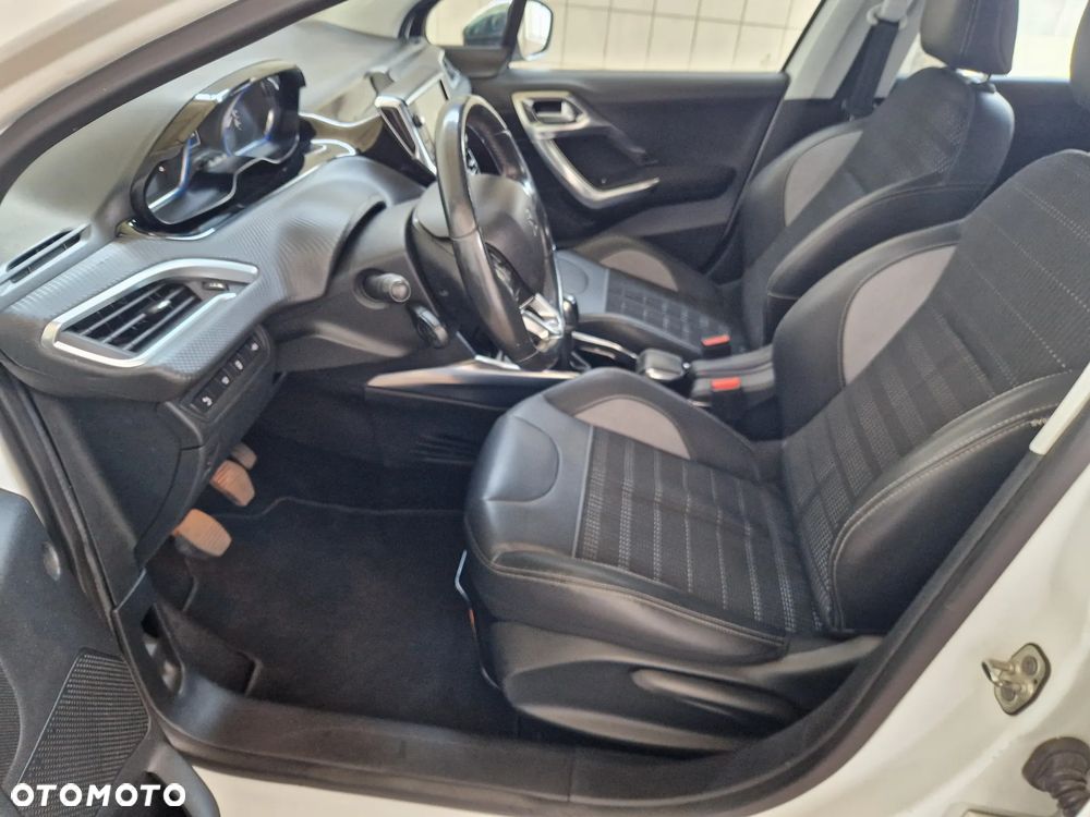Peugeot 2008 1.6 e-HDi Allure S&S - 10