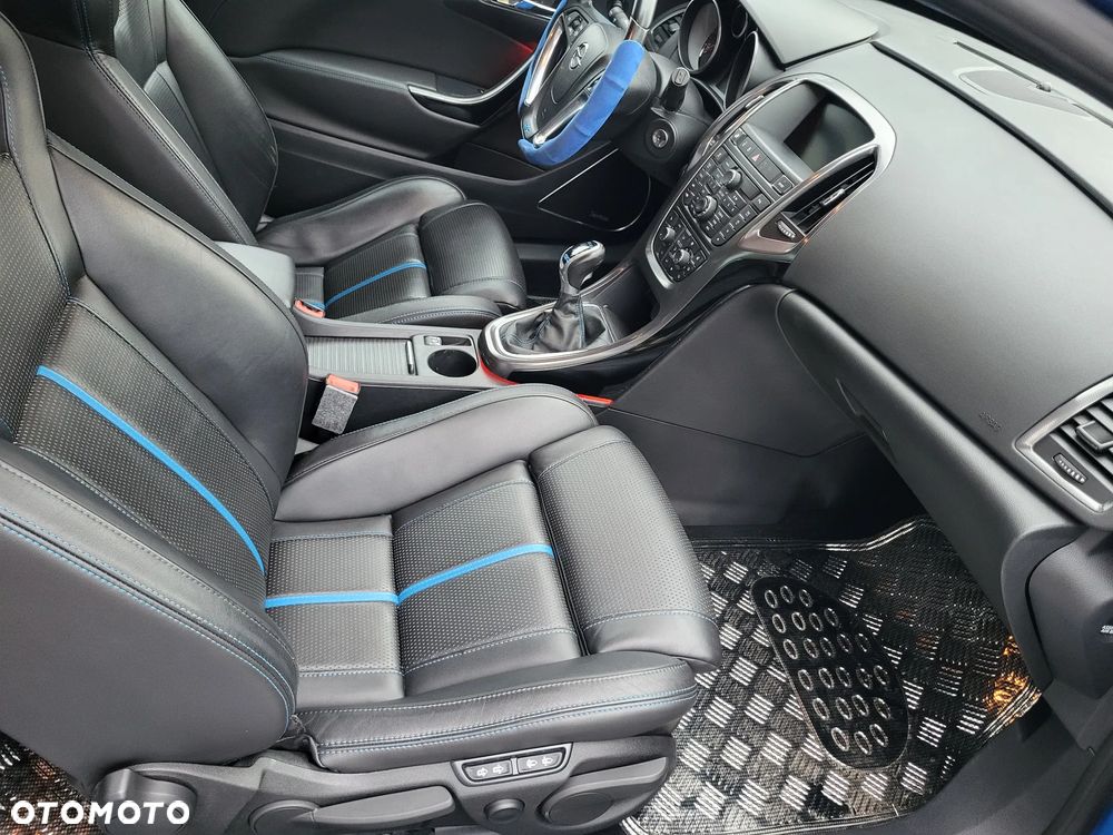 Opel Astra IV GTC OPC - 18