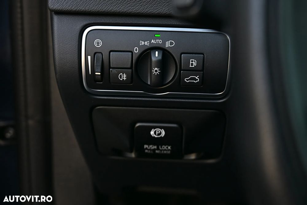 Volvo V60 D6 Plug-In-Hybrid AWD Geartronic Summum - 19