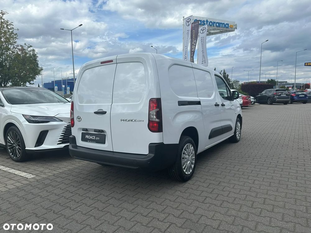 Toyota Proace City - 7