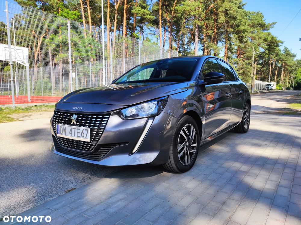 Peugeot 208 - 1
