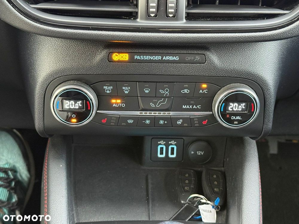 Ford Kuga 1.5 EcoBoost ST-LINE X - 28