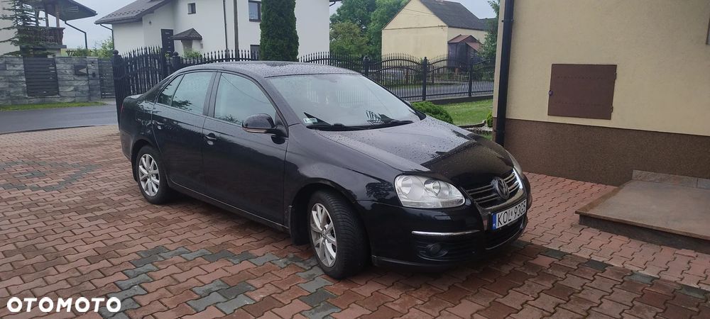 Volkswagen Jetta 1.6 TDI Comfortline - 11