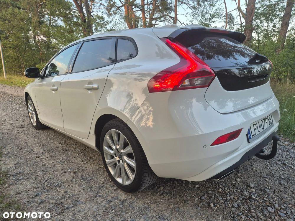 Volvo V40 D2 R-Design Momentum - 3